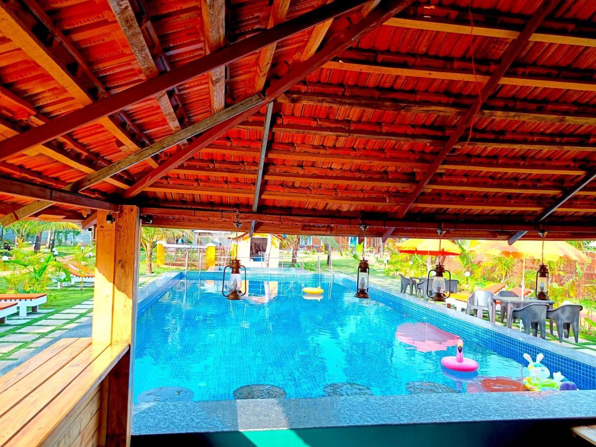 Coco Teros Resort Mandrem Exterior photo